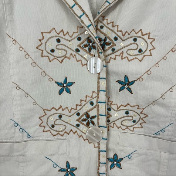 Vintage New Identity Embroidered Boho White Jeans Jacket Medium - Picture 4 of 10
